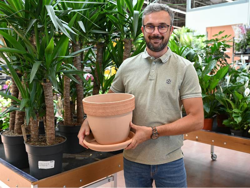 Glinen lonec je naraven, stabilen in se ne pregreva