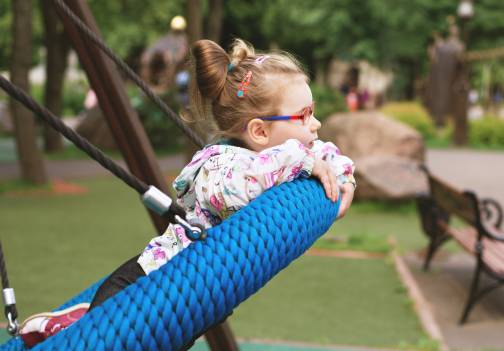 Gugalnice za otroke – brezskrbna zabava kar doma 