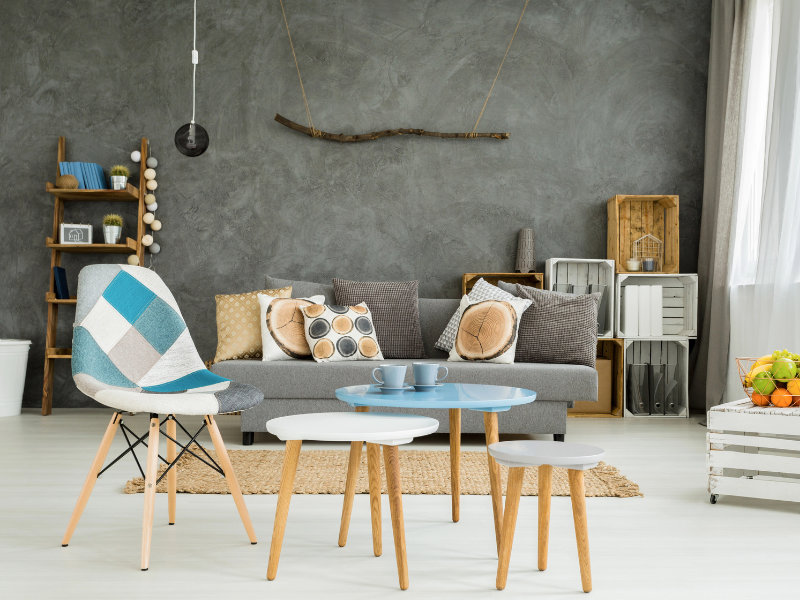 Modri in turkizni odtenki posnemajo barve morja in neba. Modri in turkizni odtenki posnemajo barve morja in neba.