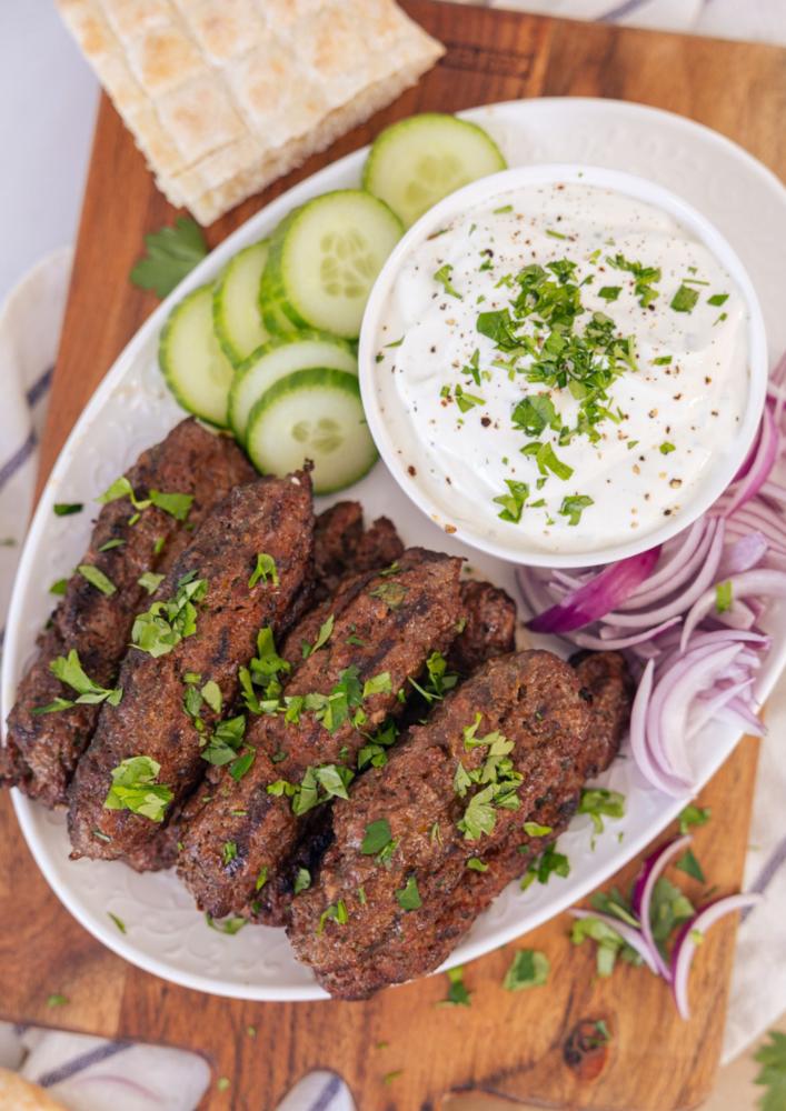 Ana Žontar Kristanc, Turške kofte z jogurtovo pomako Ana Žontar Kristanc, Turške kofte z jogurtovo pomako