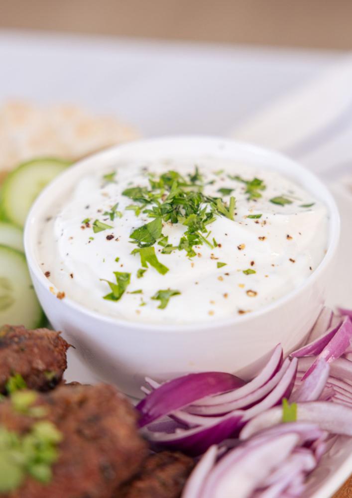 Ana Žontar Kristanc, Turške kofte z jogurtovo pomako Ana Žontar Kristanc, Turške kofte z jogurtovo pomako