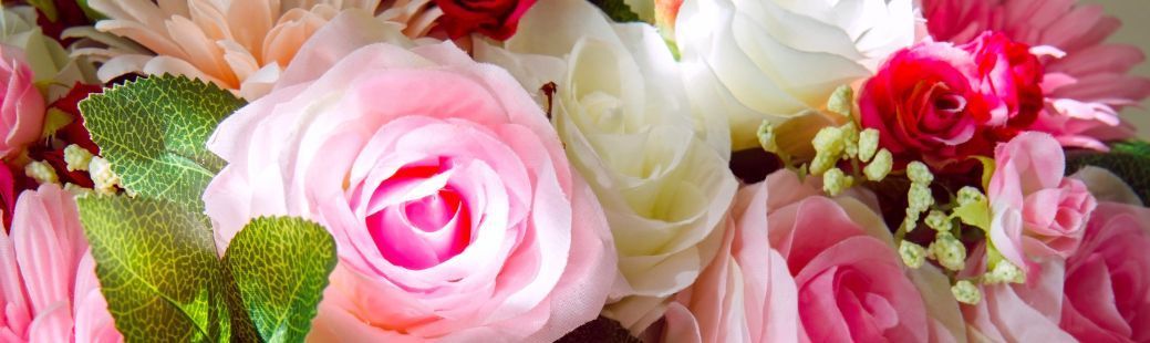 Umetno cvetje – 5 svežih idej za dekoracijo v stilu