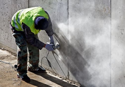 Brušenje betona – vodnik za popolno površino in pravo izbiro orodja