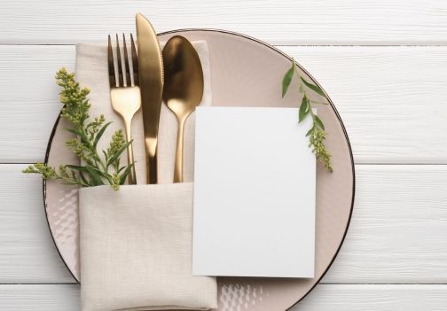 Krožniki in pribor – kako izbrati popoln set za vsakdan in posebne priložnosti