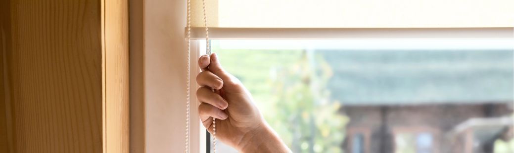 Rolo zavese: kako izbrati prave roloje za dnevno sobo, spalnico in kuhinjo