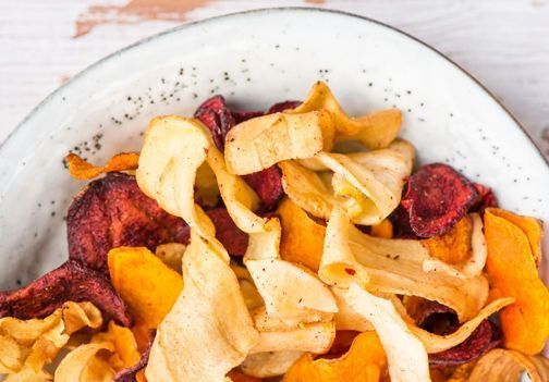 Kako izbrati in uporabiti sušilnik sadja za zdrave prigrizke in bogate zaloge