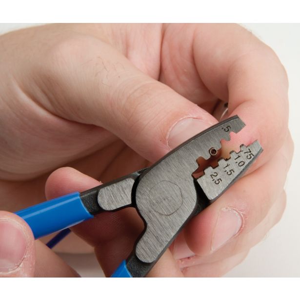 KLEŠČE ZA PRIKLJUČKE UNIOR 140 MM PLASTIFICIRANE ART. 424/4P