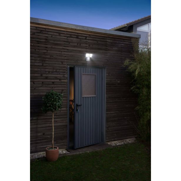 LED ZUNANJI REFLEKTOR LEDVANCE 16W ENDURA PRO SPOT WT S SENZORJEM CW IP55 BELI