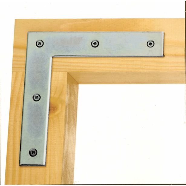 KOTNIK ALBERTS 200X200X30 MM PLOŠČATI