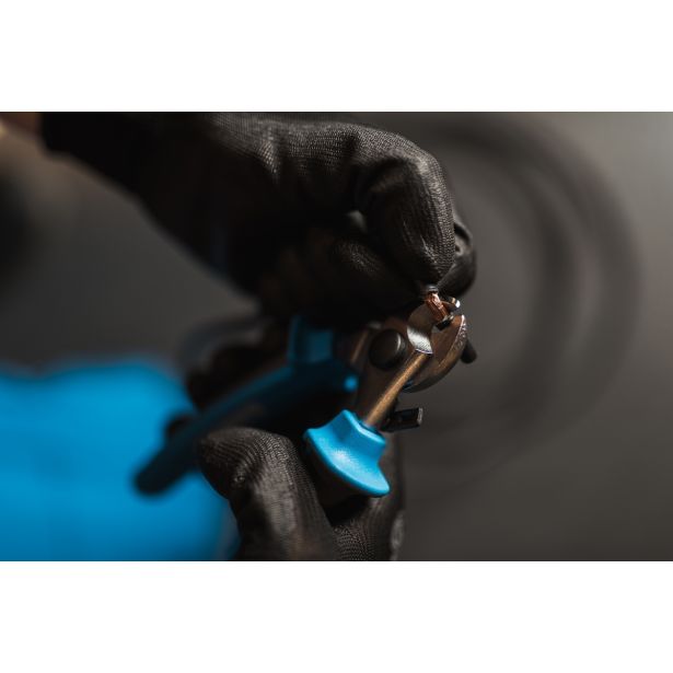 STRANSKE ŠČIPALNE KLEŠČE UNIOR 230/17 MM ART. 580/1BI