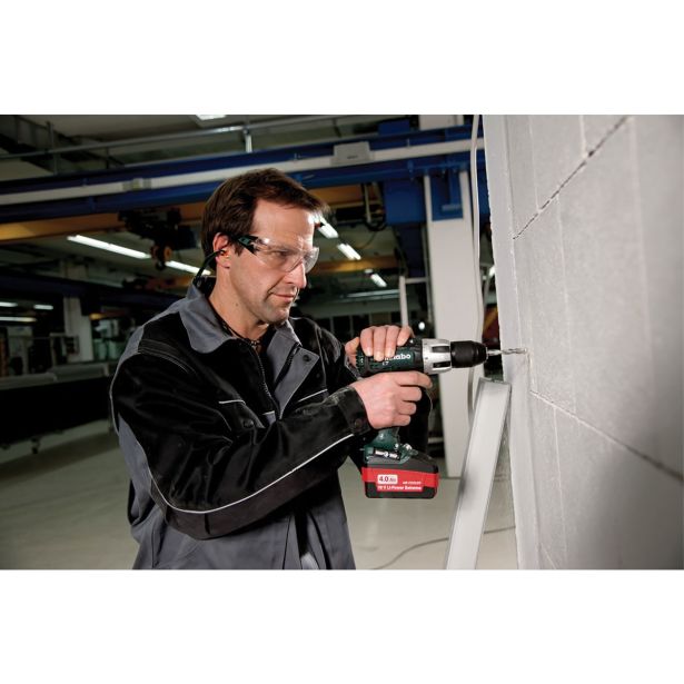 BATERIJSKI UDARNI VRTALNIK METABO SB 18 LT