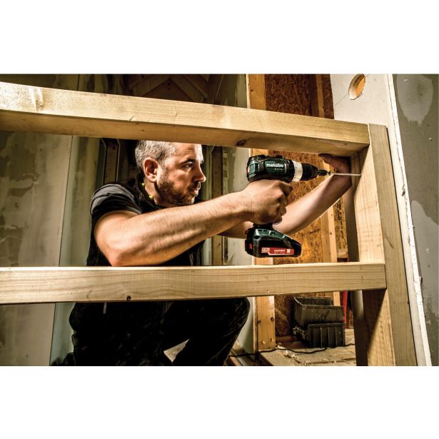 BATERIJSKI UDARNI VRTALNIK METABO SB 18 LT BL