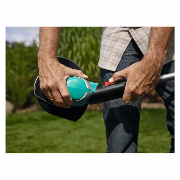 AKUMULATORSKA KOSILNICA Z NITKO BOSCH ART 26-18 LI