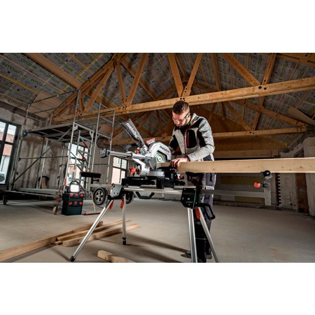 AKUMUL. ZAJERALNA ŽAGA METABO KGS 18 LTX BL 305