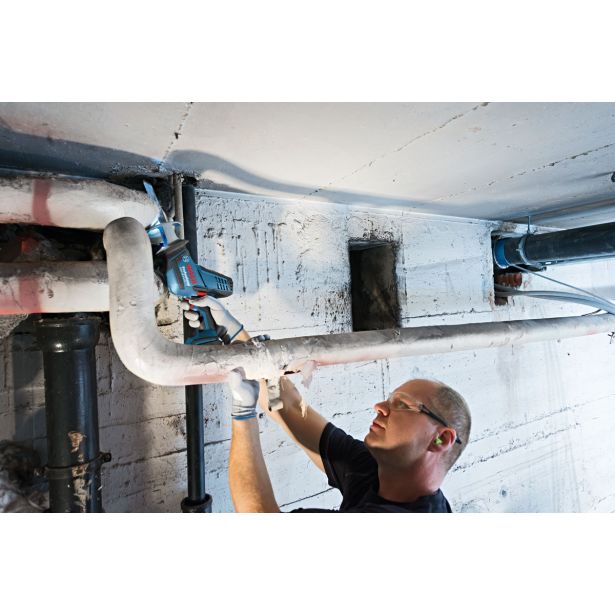 AKUM. SABLJASTA ŽAGA BOSCH PROFESSIONAL GSA 18 V-LI C SOLO