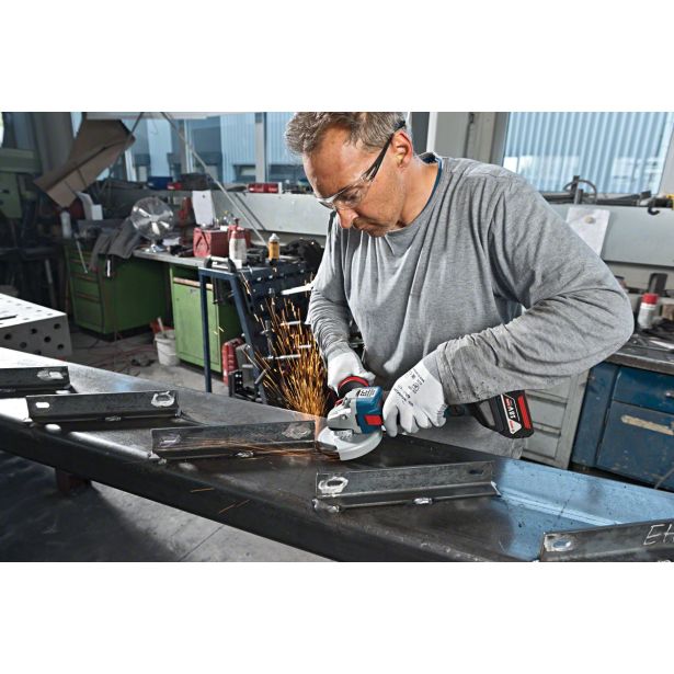 AKUMULATORSKI KOTNI BRUSILNIK BOSCH GWS 18V-10 C