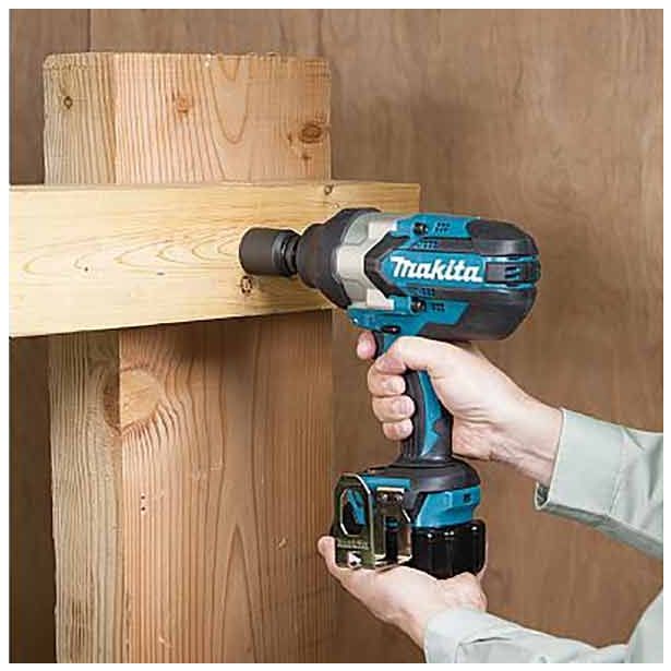 AKUMULAT. UDARNI VIJAČNIK MAKITA DTW1002Z