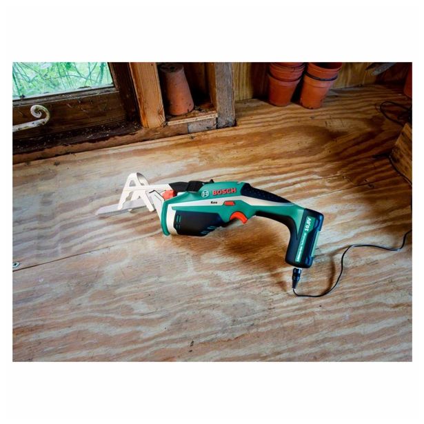 AKUMULATORSKA VERIŽNA ŽAGA BOSCH KEO ZA OBREZOVANJE VEJ