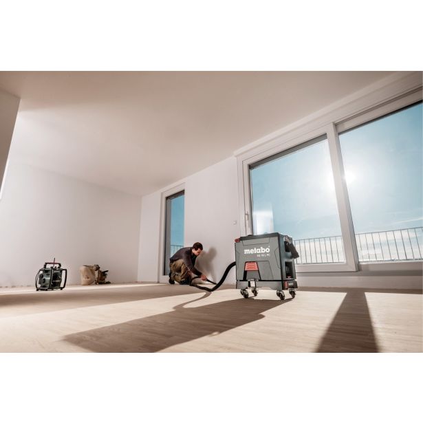 BATERIJSKI VEČNAMENSKI SESALNIK METABO SET AS 18 L PC