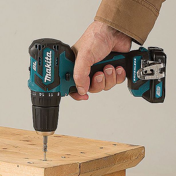 AKUMULATORSKI VRTALNIK-VIJAČNIK MAKITA DF332DZ