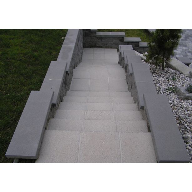 BETONSKA PLOŠČA ZOBEC ARENA SIVA 50X50 CM DEBELINA 3.8 CM