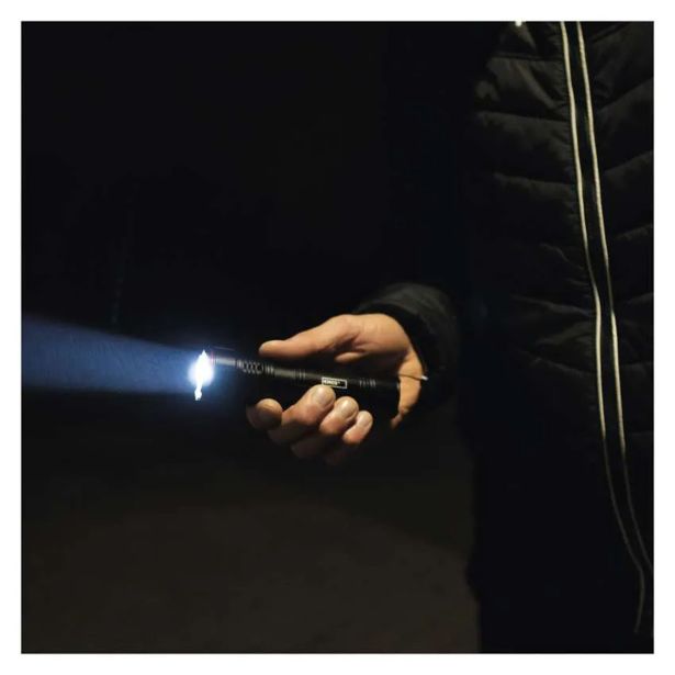 BATERIJSKA SVETILKA EMOS 330 LM, 3X AAA, FOKUS