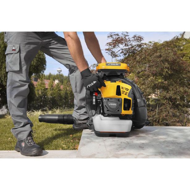 BENCIN. SESALNIK/PUHALNIK STIGA PUHALNIK BL 980 R NAHRBTNI 3.1KW