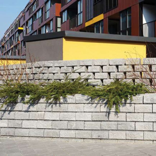 BETONSKI IZDELEK KOGRAD ŠKARPNIK CEPLJEN SIV 25X25X12.5