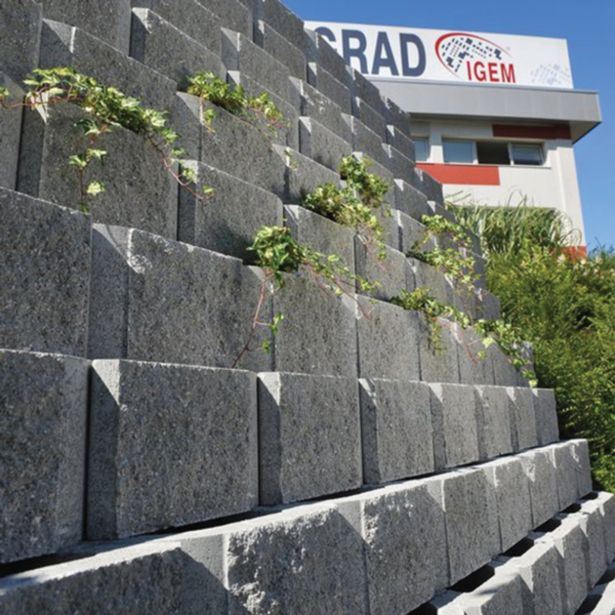 BETONSKI IZDELEK KOGRAD ŠKARPNIK FORMATURA SIV 30X30X19