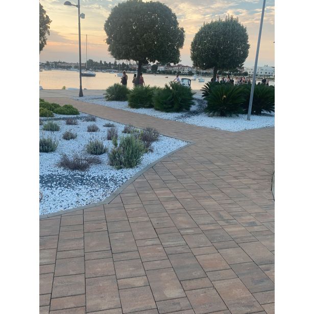 BETONSKI TLAKOVEC OBLAK GROUP MIX 32 TERRA VULCANO PEŠČENA,ČRNA,OKER CAPRI