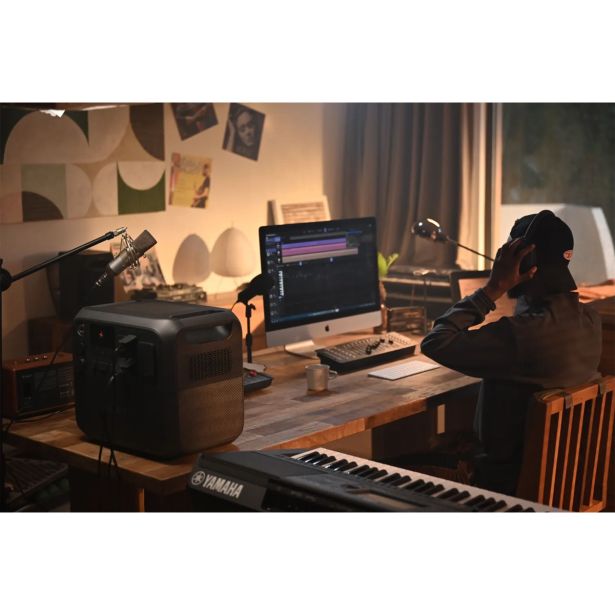 BLUETTI AC200PL PRENOSNA POLNILNA POSTAJA / 2400W 2304WH