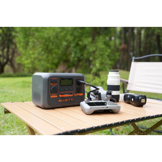 BLUETTI AC2P PRENOSNA POLNILNA POSTAJA 300W/230,4WH