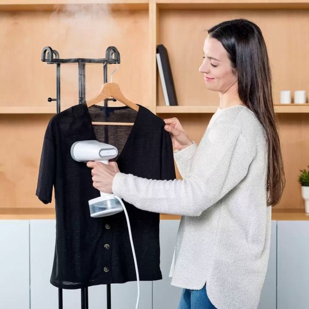 PARNI OSVEŽILEC TKANIN BLACK & DECKER BXGS1600E