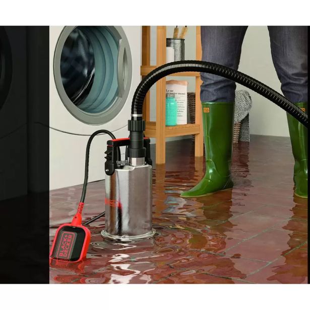 POTOPNA ČRPALKA BLACK & DECKER BXUP750XCE