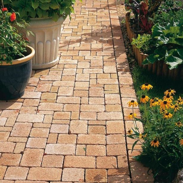 BETONSKI TLAKOVEC SEMMELROCK CASTELLO ANTICO Z IMITAC. 25/18.7/6 CM. ORANŽNA