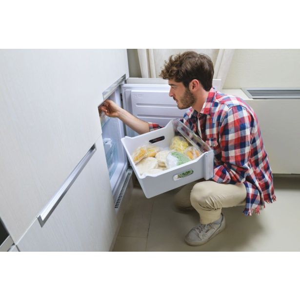 HLADILNIK IN ZAMRZOVALNIK CANDY CBL3518F