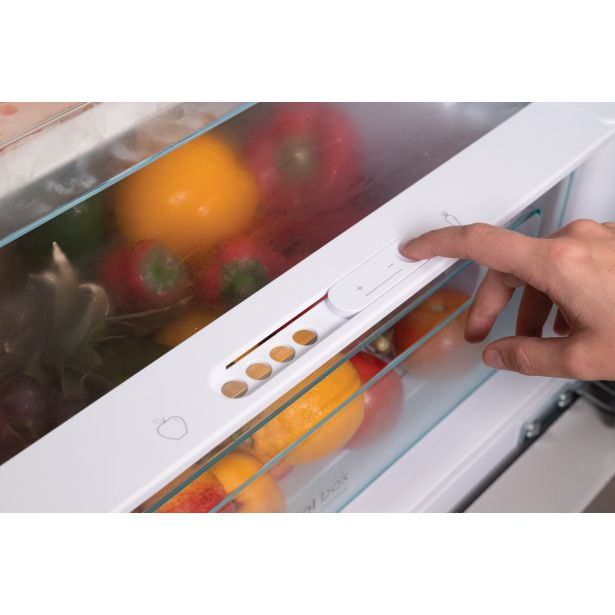 HLADILNIK IN ZAMRZOVALNIK CANDY CCE7T618EW