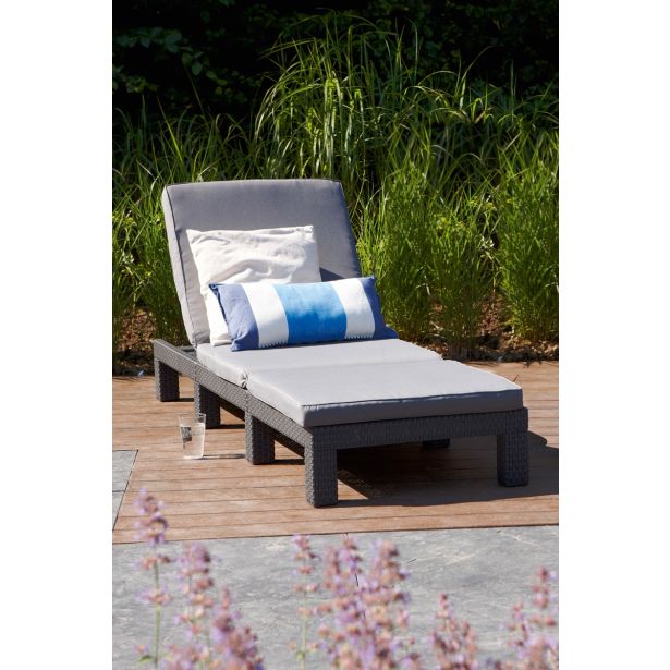 KETER DAYTONA LEŽALNIK Z BLAZINO