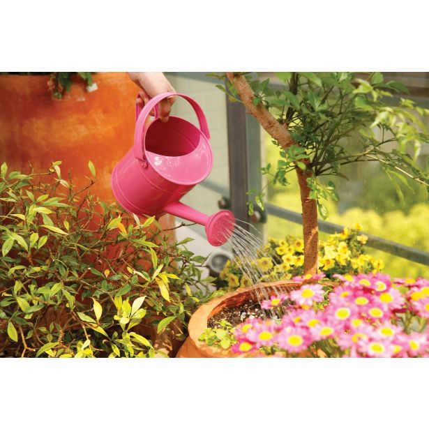 DEKORATIVNA ZALIVALKA WORTH 1.5L KOVINSKA ROZA