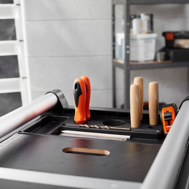 DELOVNA POSTAJA VONHAUS DELOVNA POSTAJA VEČNAMENSKA