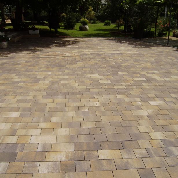 BETONSKI TLAKOVEC SEMMELROCK DOMINO KOMBINIRANA BAR: ŠKOLKASTO APNENČASTA