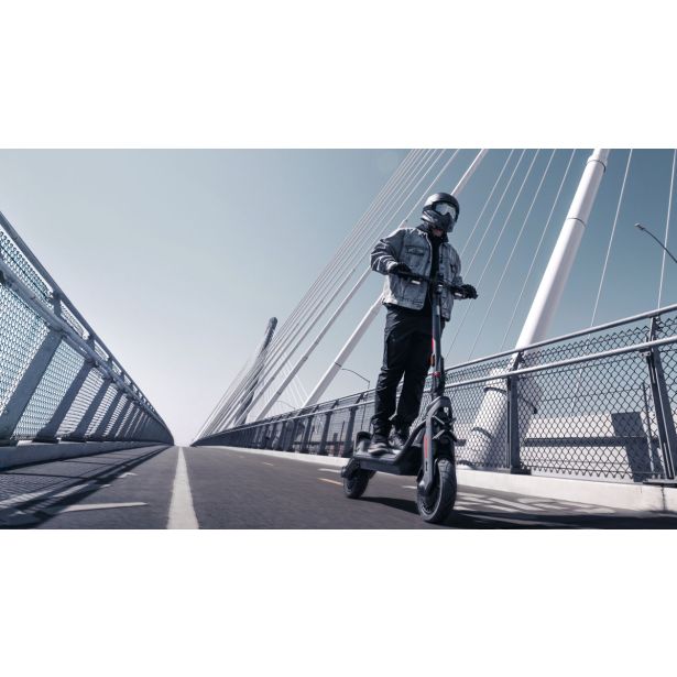 ELEKTRIČNI SKIRO SEGWAY GT3 E SUPERSCOOTER