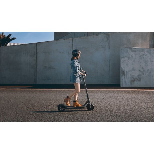 ELEKTRIČNI SKIRO XIAOMI M365 PRO ČRN