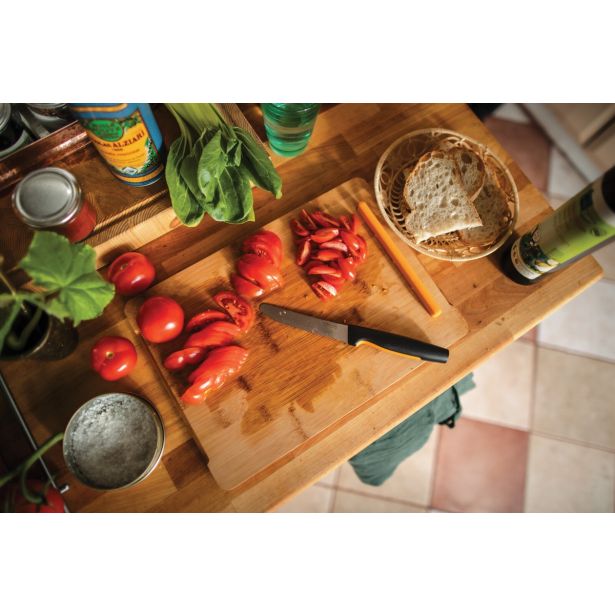 KUHINJSKI NOŽ FISKARS NAZOBČEN ZA PARADIŽNIK FUNCTIONAL FORM