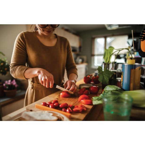 KUHINJSKI NOŽ FISKARS NAZOBČEN ZA PARADIŽNIK FUNCTIONAL FORM