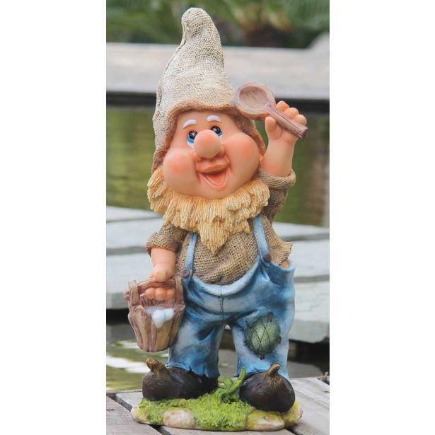 FIGURA, OKRASNA PALČEK Z VEDROM IN ZAJEMALKO VIŠ 17 CM