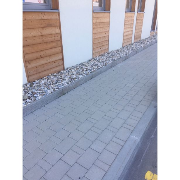 BETONSKI TLAKOVEC ZOBEC FORMA SIVA