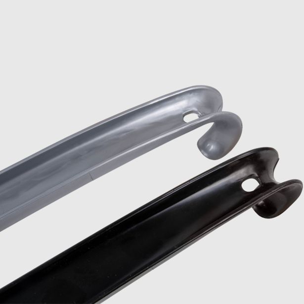 GALANTERIJA LA BRIANTINA PLASTIČNA ŽLICA ZA OBUVANJE ČEVLJEV 78CM