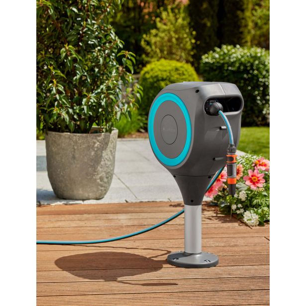 GARNITURA ZA ZALIVANJE GARDENA NOSILEC ZA CEV NA TERASI ROLL-UP S