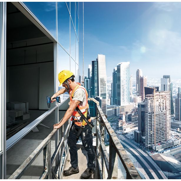 AKUMULATORSKI UDARNI VRTALNI VIJAČNIK BOSCH GSB 180-LI PROFESSIONAL S 23-DELNIM KOMPLETOM PRIBORA